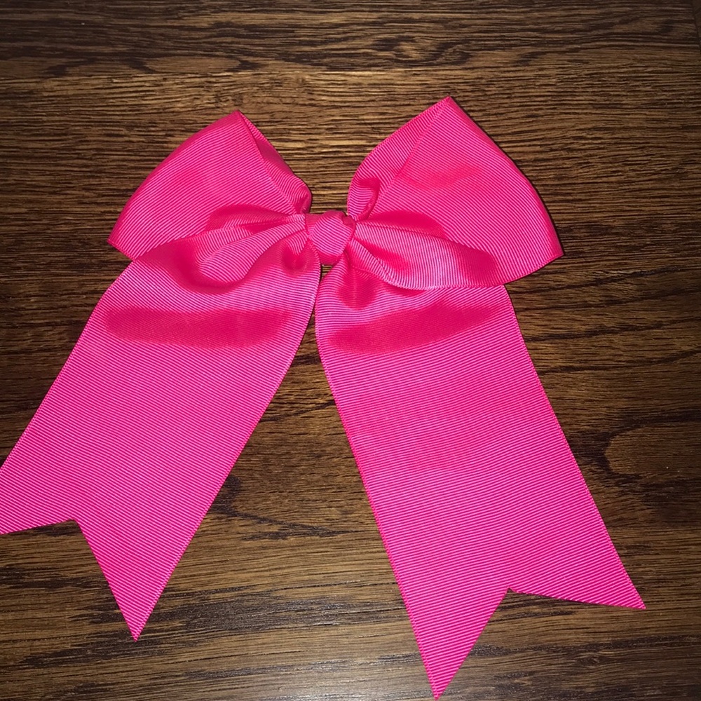 pink bow